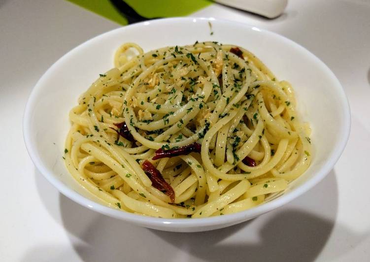How to Prepare Recipe of Spicy Peperoncino Pasta 🌶 (chili-pepper spaghetti)