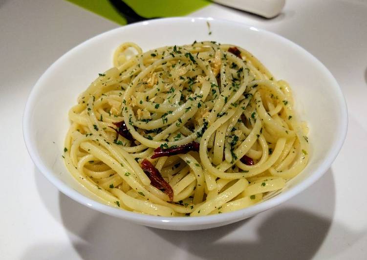 Spicy Peperoncino Pasta 🌶 (chili-pepper spaghetti)