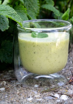 Une photo de Gaspacho de courgettes à la menthe