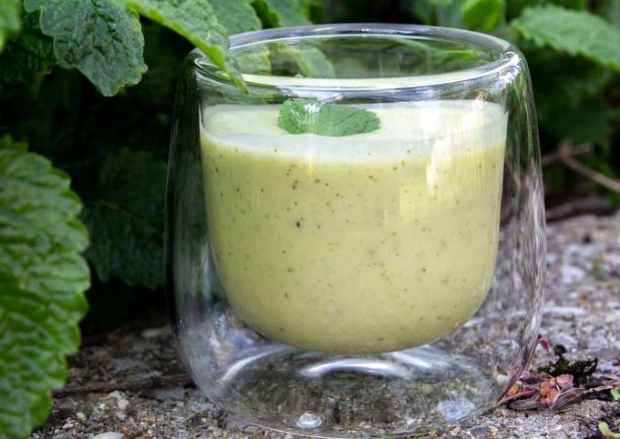 Recette Savoureux Gaspacho de courgettes à la menthe