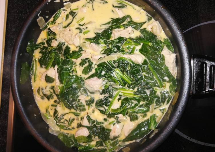 Espinacas con pollo y nata