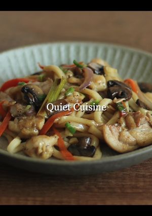 磨菇雞肉炒烏龍 簡單 日常 的食譜成品照片