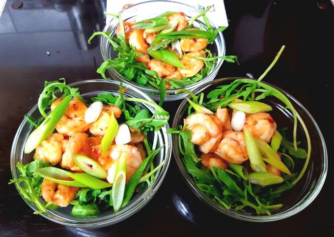 Recipe of Mario Batali My Garlic &amp; Sweet Chilli prawns on a Wild Rocket bed 🤗