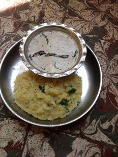 ஹோட்டல் ஸ்டைல் தேங்காய் சட்னி (Thenkaai chutney recipe in tamil) செய்முறை முக்கிய புகைப்படம்