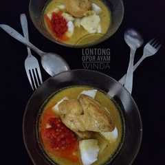 รูปของ Opor ayam lontong