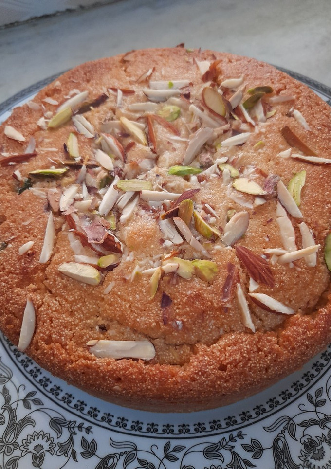 A picture of Eggless sooji vanilla cake.