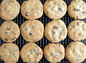 A picture of Very Sweet American Style Chewy Choco Chip Cookies.