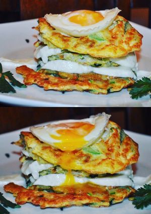 Una foto de Buñuelos  de calabacín (zucchini fritters)