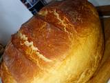 Chleb pszenny na maślance z naczynia żaroodpornego