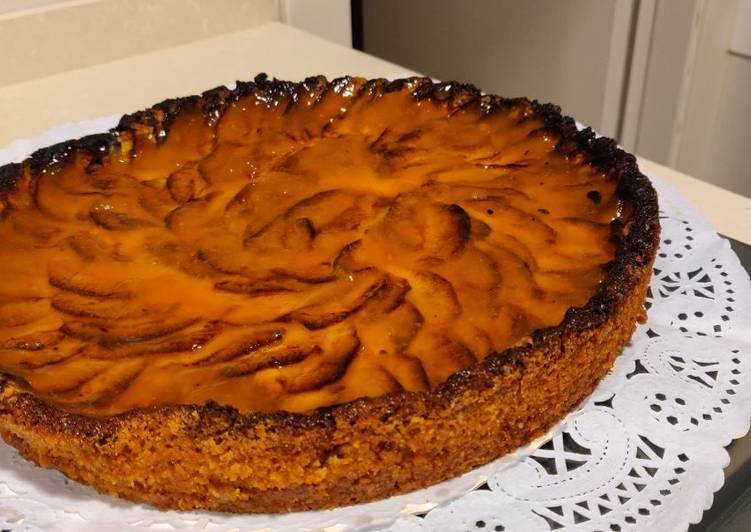 Tarta de manzana con pasta quebrada