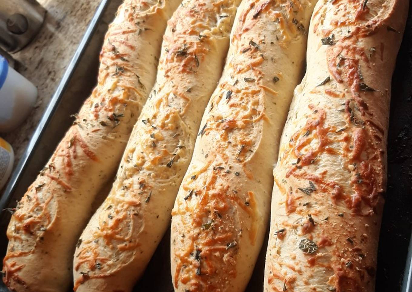 Pan de orégano y queso parmesano