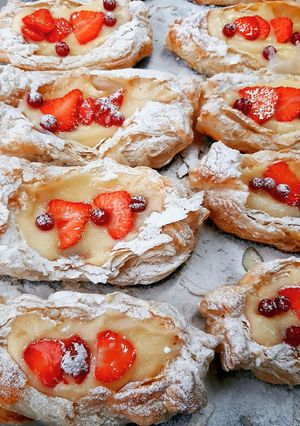O poză a rețetei Plicuri dulci cu cremă fiartă de vanilie.