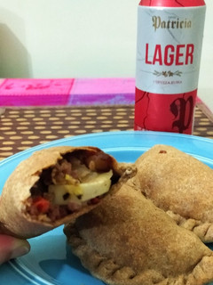 Una foto de Empanadas integrales de carne y panceta 😋😋