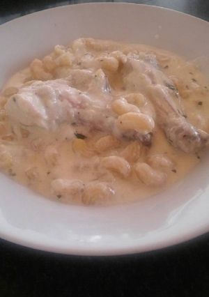 Una foto de Fideos con pollo a la crema