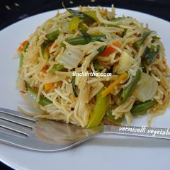 A picture of Wheat vermicelli/semiya/shavige vegetable bath.