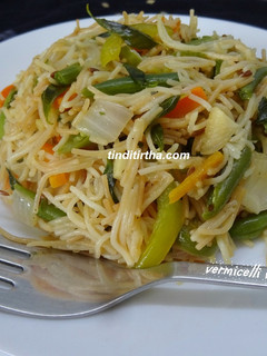 A picture of Wheat vermicelli/semiya/shavige vegetable bath.