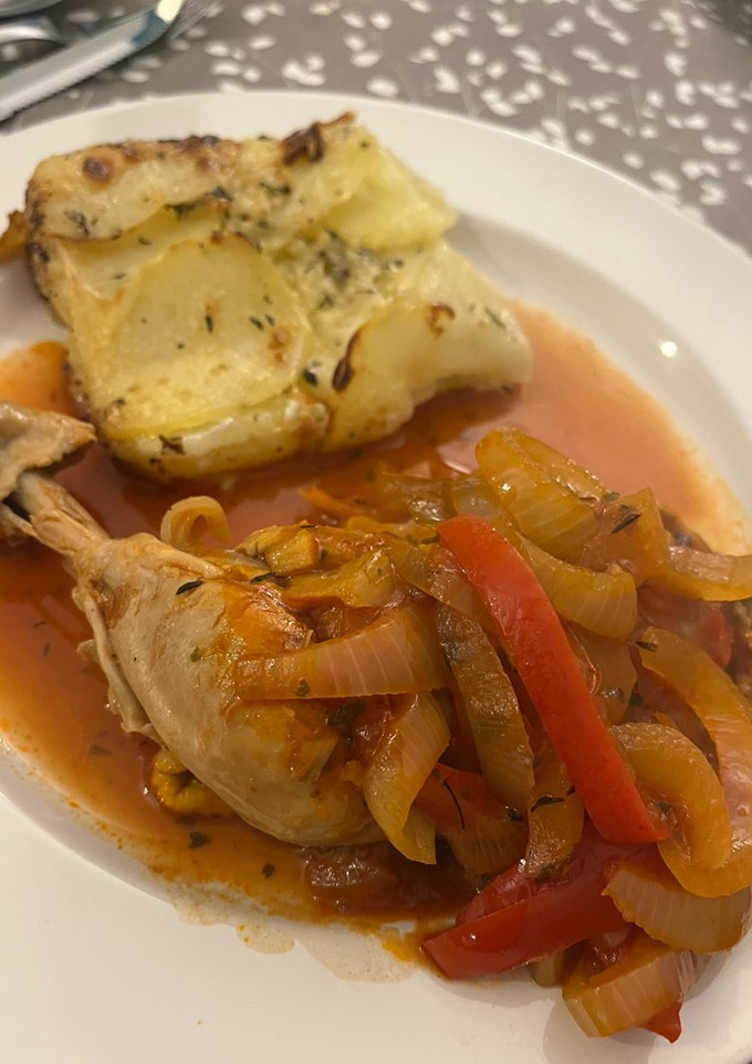 Una foto de Pollo a la portuguesa