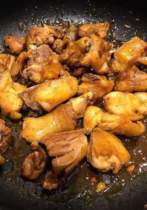 Hình của món Gà chiên mắm.