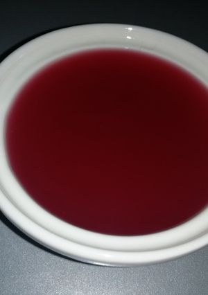 A picture of Fruit flavored syrup.