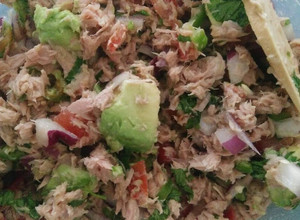 Una foto de Ceviche de atún