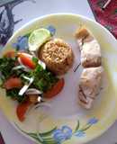 Corvina con arroz con coco y ensalada fresca