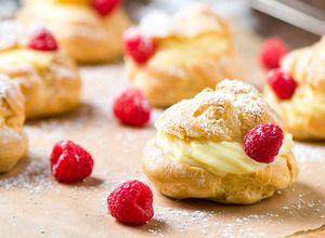 Una foto de Panecitos Rellenos de Crema (Cream Puffs)