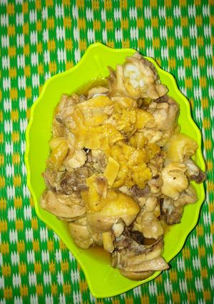 Hình của món Gà kho gừng.