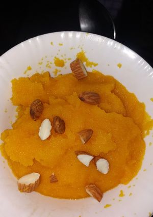 A picture of Suji ka Halwa.