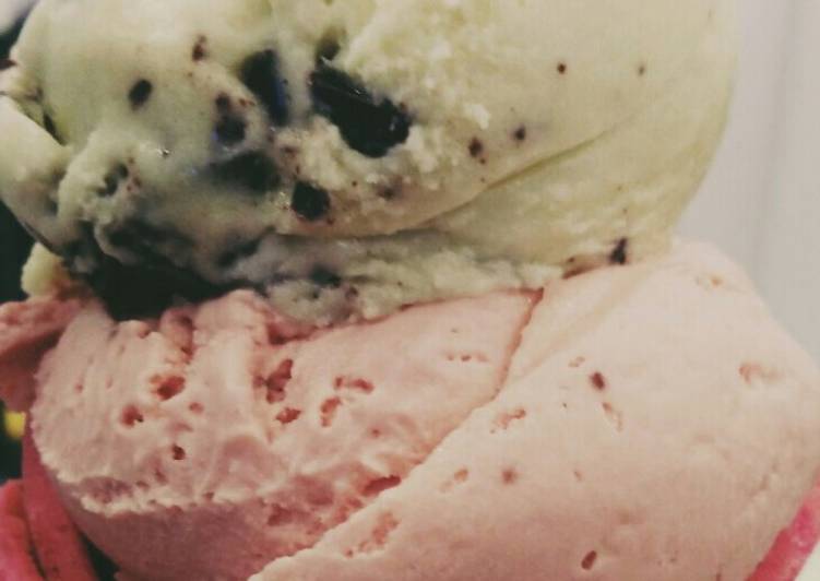 Gelato chocomint-strawberry-hazelnut