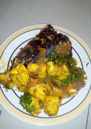 A picture of Unripe plantain with fish.