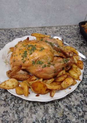 Una foto de Pollo al horno fácil y doradito