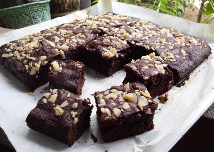 Cara Gampang Membuat Brownies Panggang Kenari, Bikin Ngiler