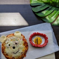A picture of Cheesy Pizza With Egg In A Sausage Recipe (Silver Lining In ☁️).