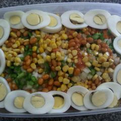 A picture of Salad Extraordinaire.