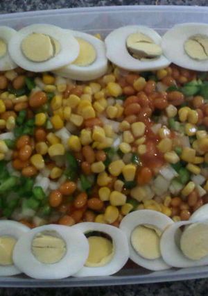 A picture of Salad Extraordinaire.