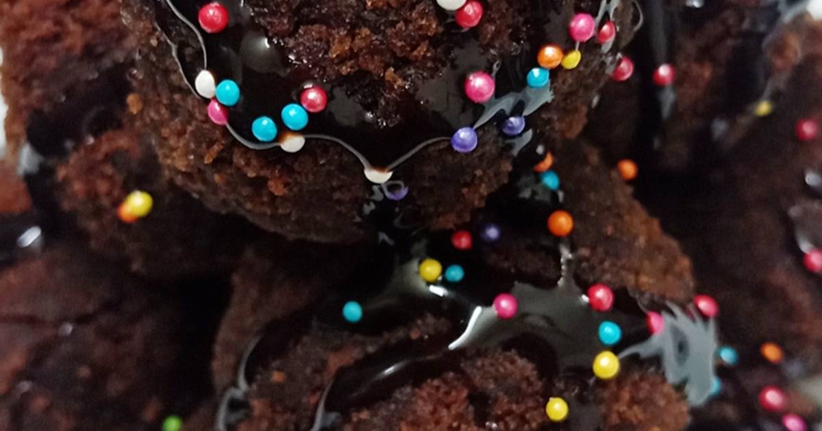 Chocolate peanut butter cake pops Recipe by Munvi Cookpad