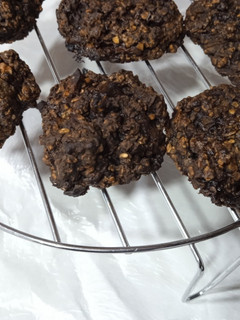 Una foto de Galletas de pera, avena y chocolate sin huevo
