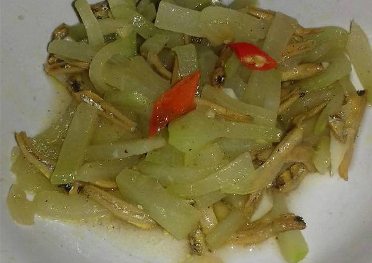Bahan meracik Tumis labu siam ikan teri Anti Gagal