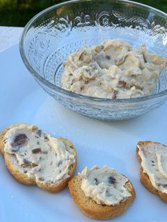 Une photo de Tartinade oignons et chèvre