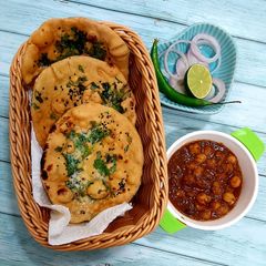 A picture of Amritsari chhole kulche.