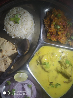 A picture of Thali with tindey ka bharta.