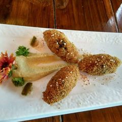 A picture of Chicken cheesy Quenells.