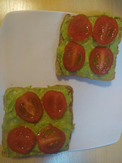 Una foto de Tostadas con guacamole light