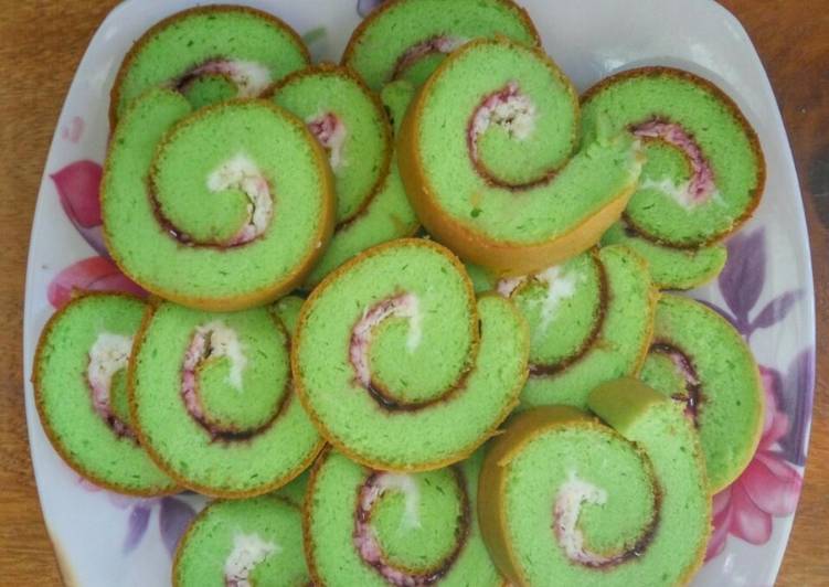 Bolu Gulung Pandan Happycall