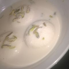 A picture of Rasmalai.