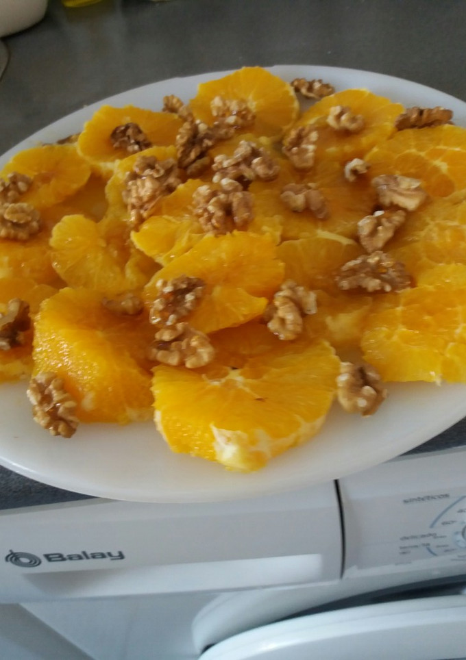 Una foto de Naranjas con miel y nueces