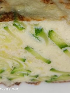 Una foto de Tortilla de calabacín 🥚🥚🍀🍀