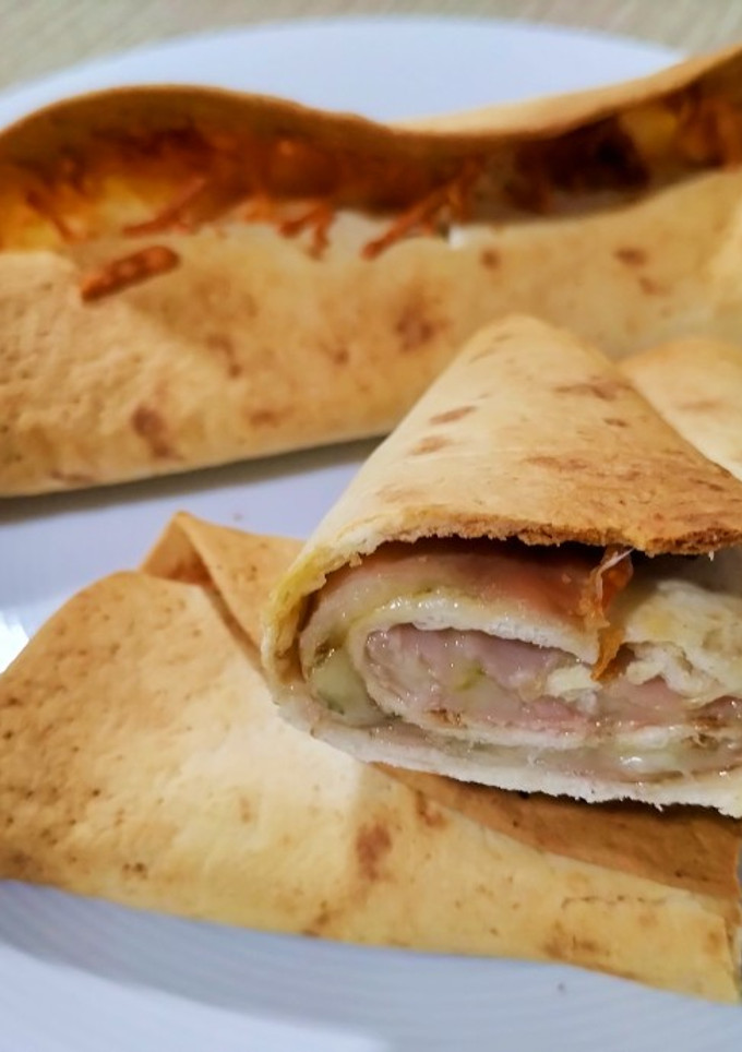 Una foto de Flautillas de jamón y queso en airfryer