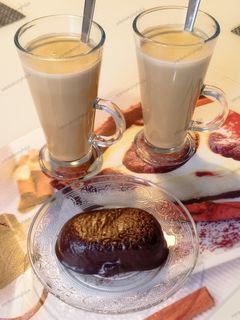 Karamellás -tejszínes kávé recept fotója