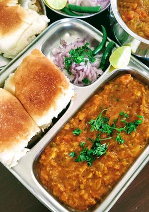 A picture of Pav Bhaji.